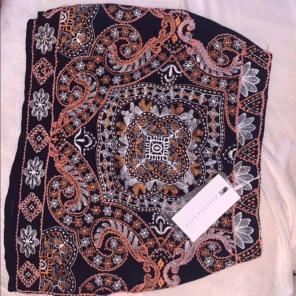 Woman’s skirt - Picture 6 of 6